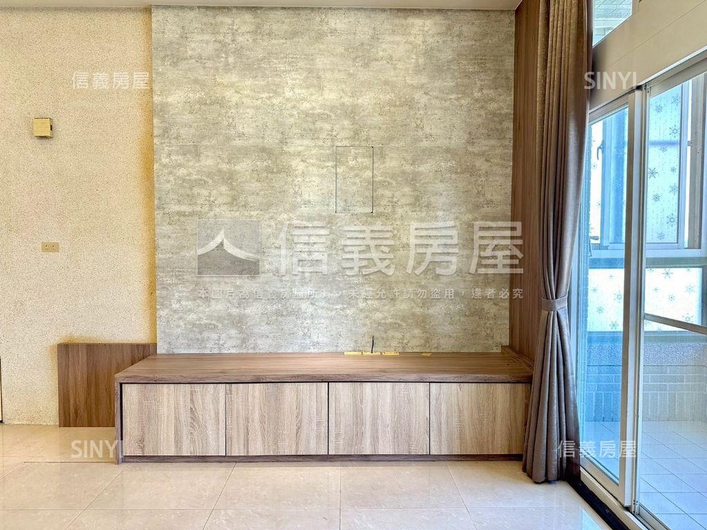 文心高第二房雙車位房屋室內格局與周邊環境
