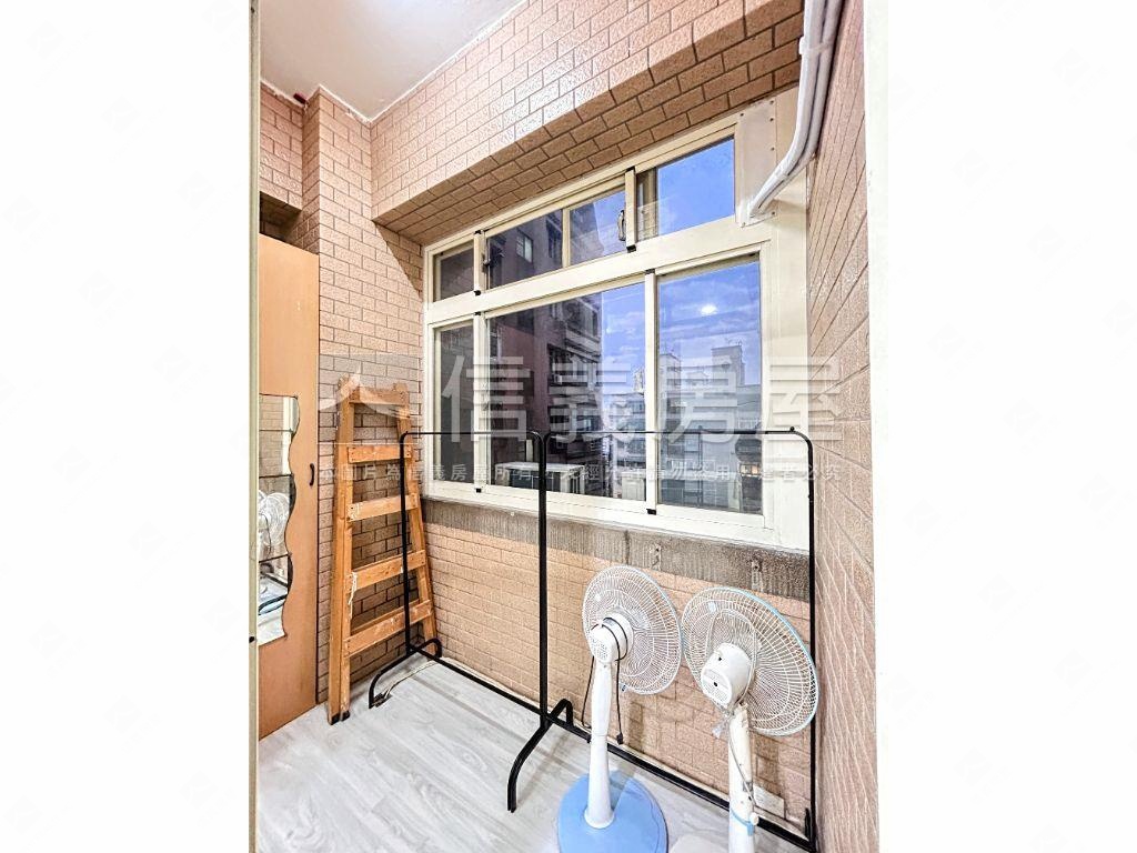 近體育園區中山京華美三房房屋室內格局與周邊環境
