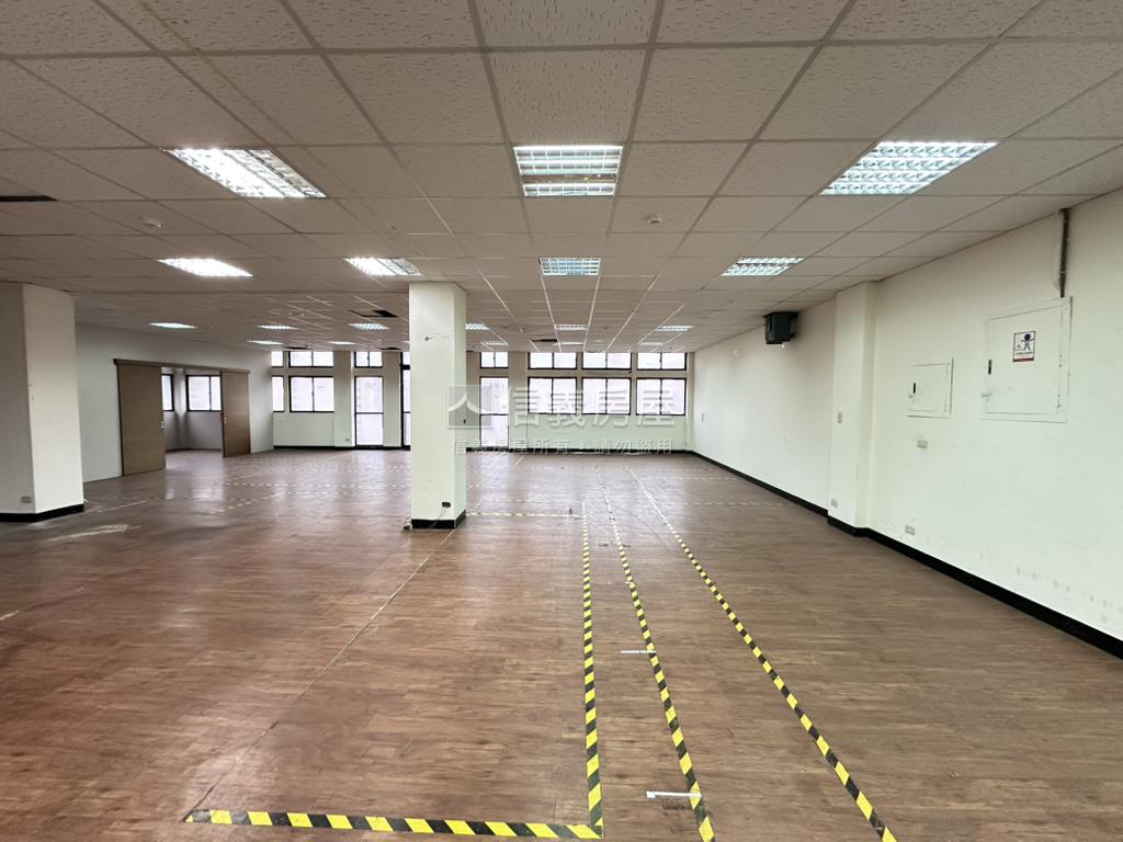 新店中正吉品廠辦房屋室內格局與周邊環境