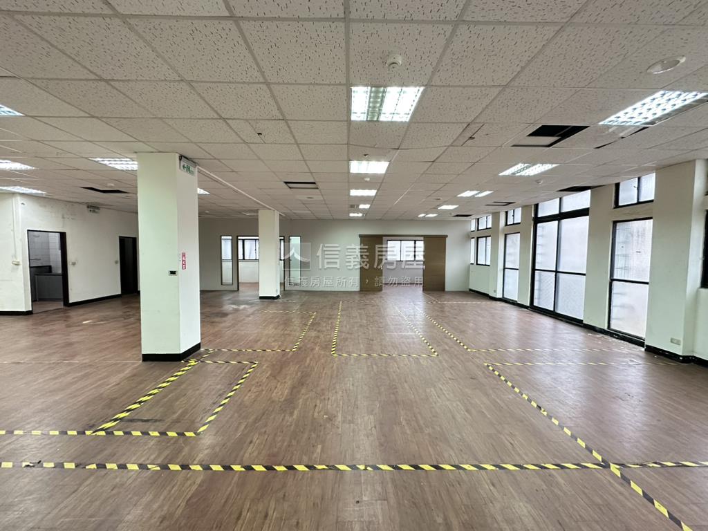 新店中正吉品廠辦房屋室內格局與周邊環境