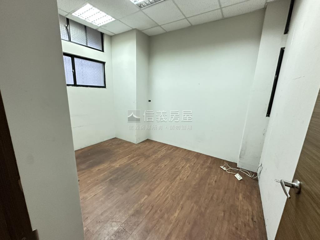 新店中正吉品廠辦房屋室內格局與周邊環境