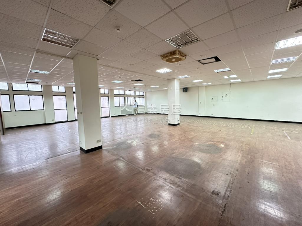 新店中正吉品廠辦房屋室內格局與周邊環境