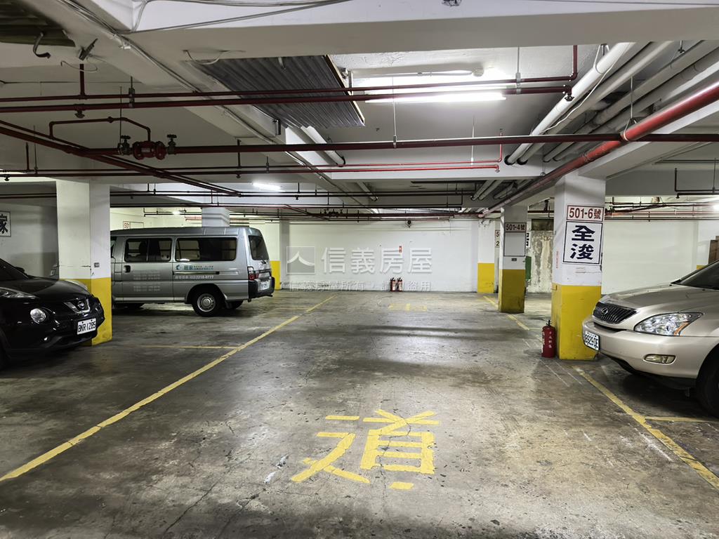 新店中正吉品廠辦房屋室內格局與周邊環境