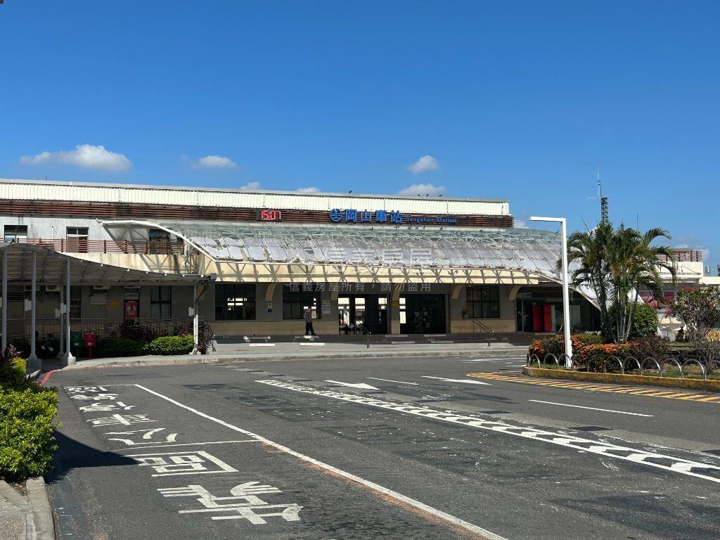 急售岡山捷運工業土地房屋室內格局與周邊環境