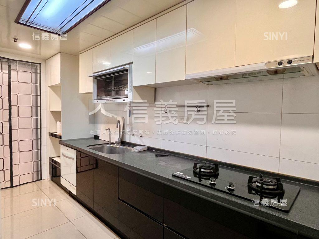 馥裔高樓清靜三房車位房屋室內格局與周邊環境