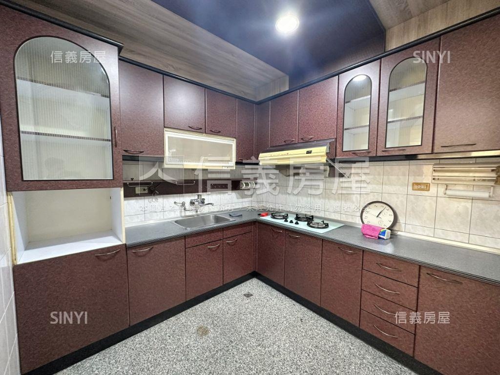 金第采風錄。住商合一店墅房屋室內格局與周邊環境