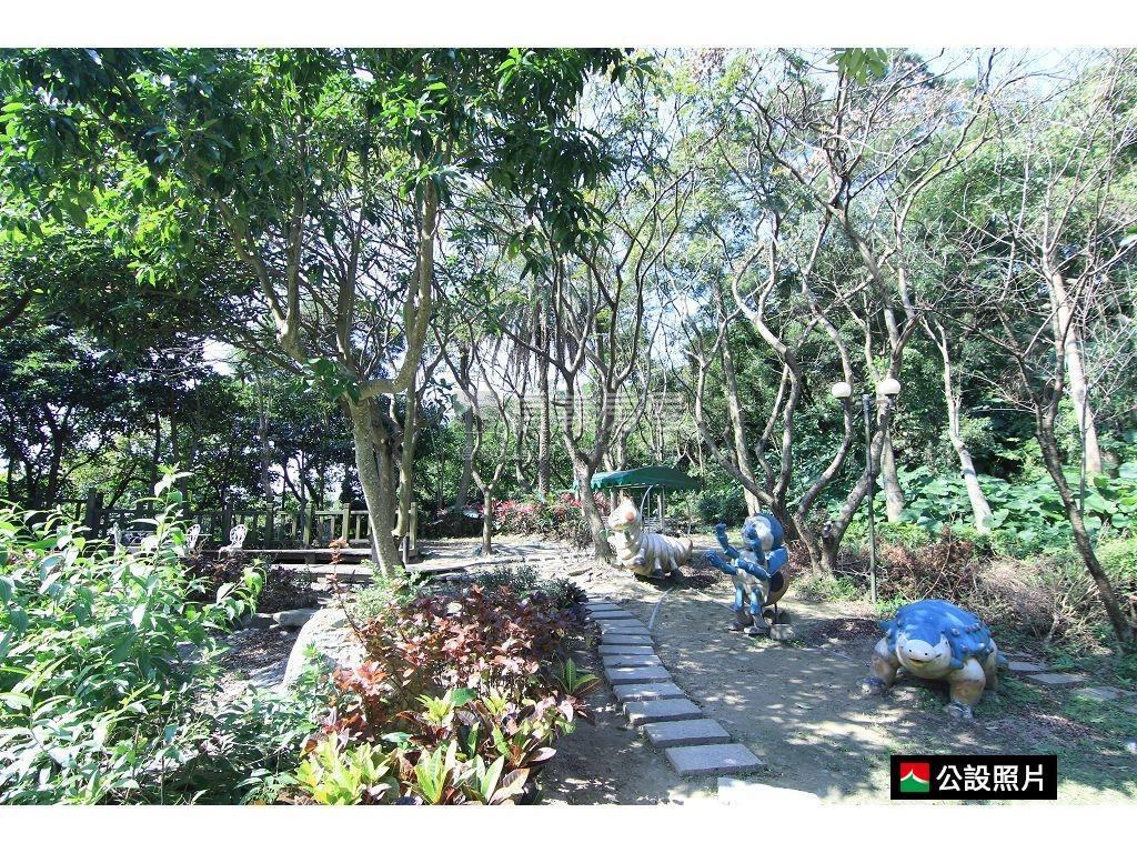 鳳凰清幽山景‧三房車位房屋室內格局與周邊環境