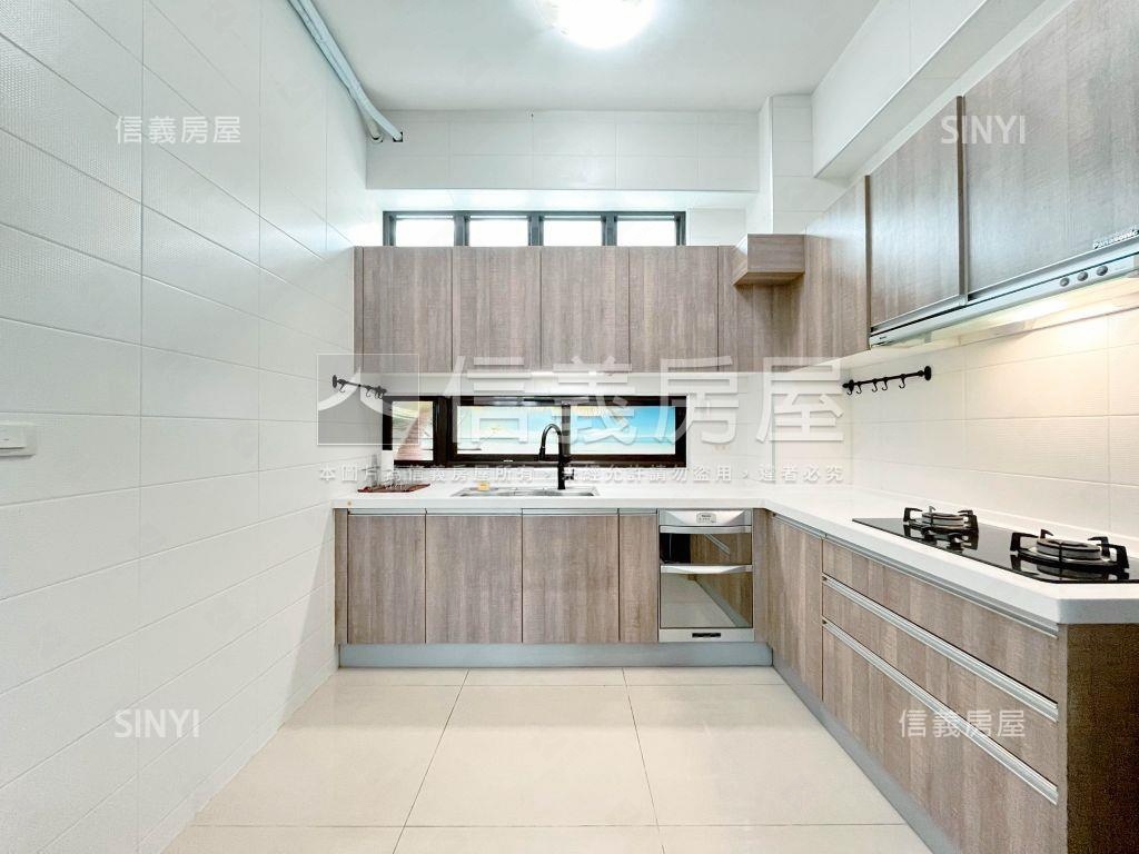 大里屋齡約１０年活路透天房屋室內格局與周邊環境