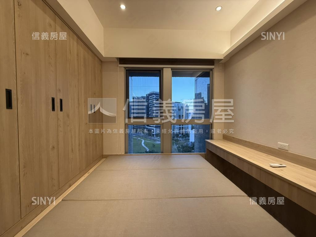 精美Ｗ皇翔御花園有附車位房屋室內格局與周邊環境