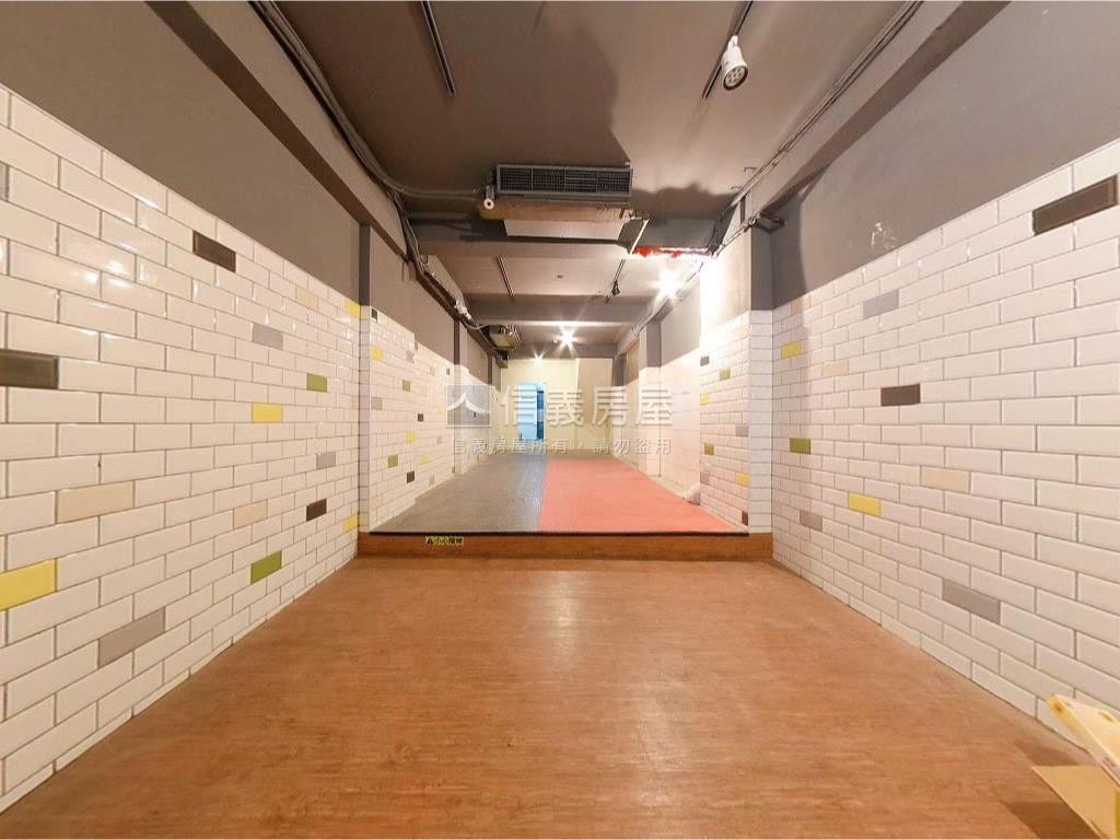 通化夜市金店面透天房屋室內格局與周邊環境