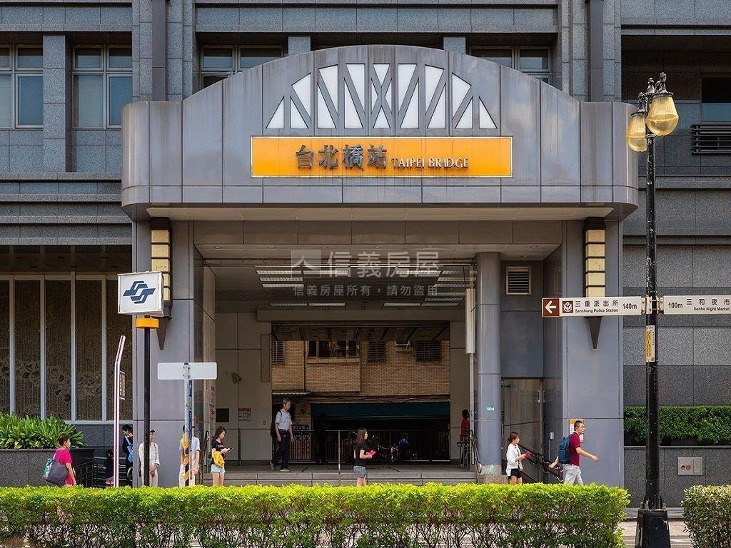 璞園出品精美捷運二房房屋室內格局與周邊環境