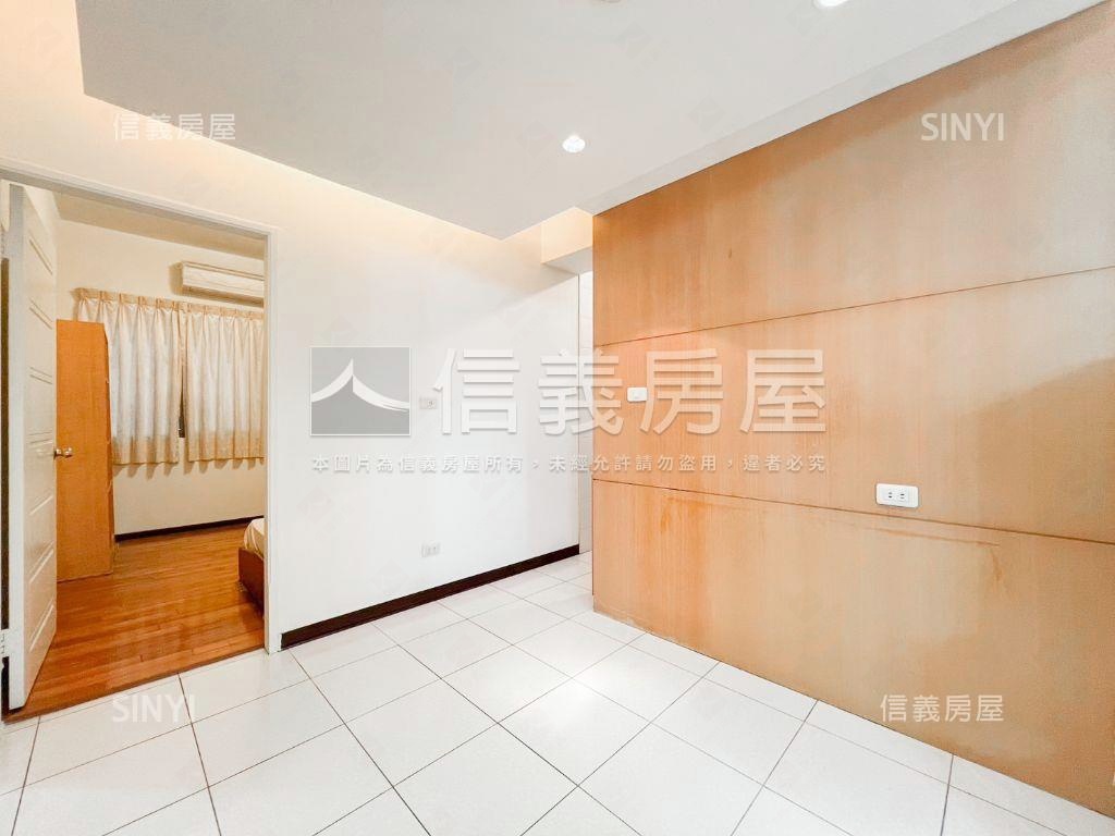 降價！公園皇家三房露臺戶房屋室內格局與周邊環境