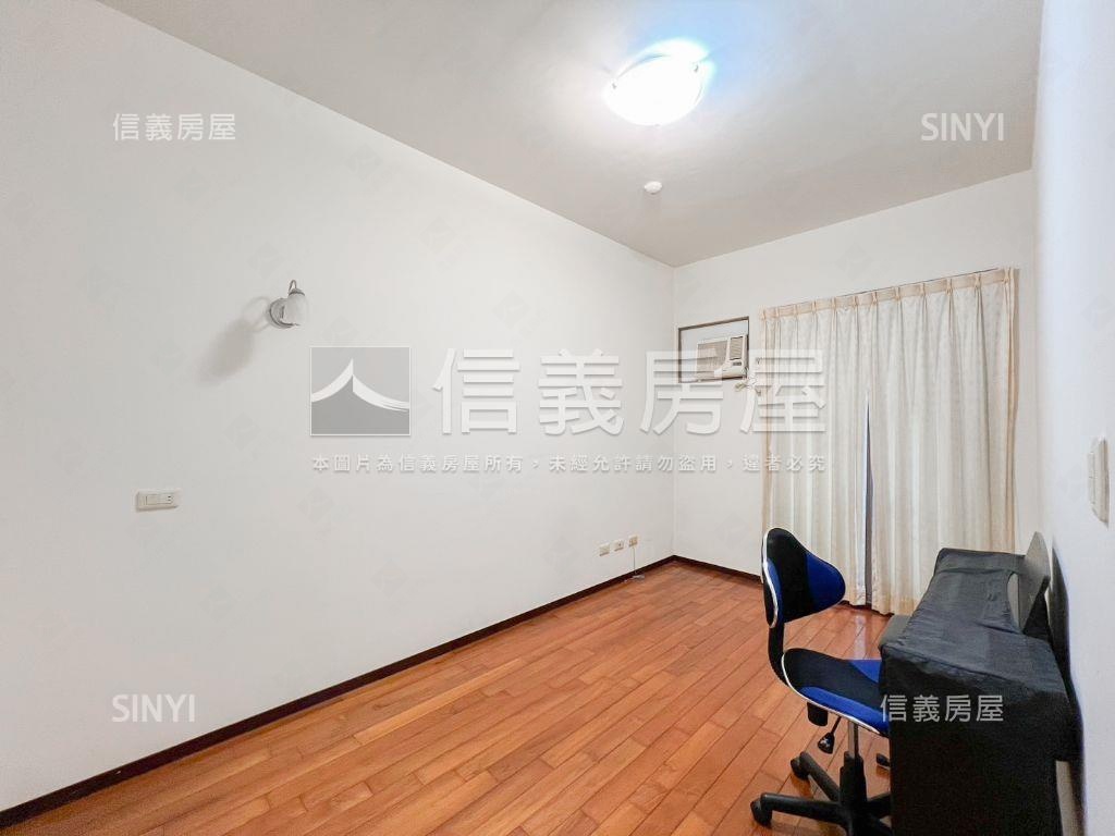 降價！公園皇家三房露臺戶房屋室內格局與周邊環境