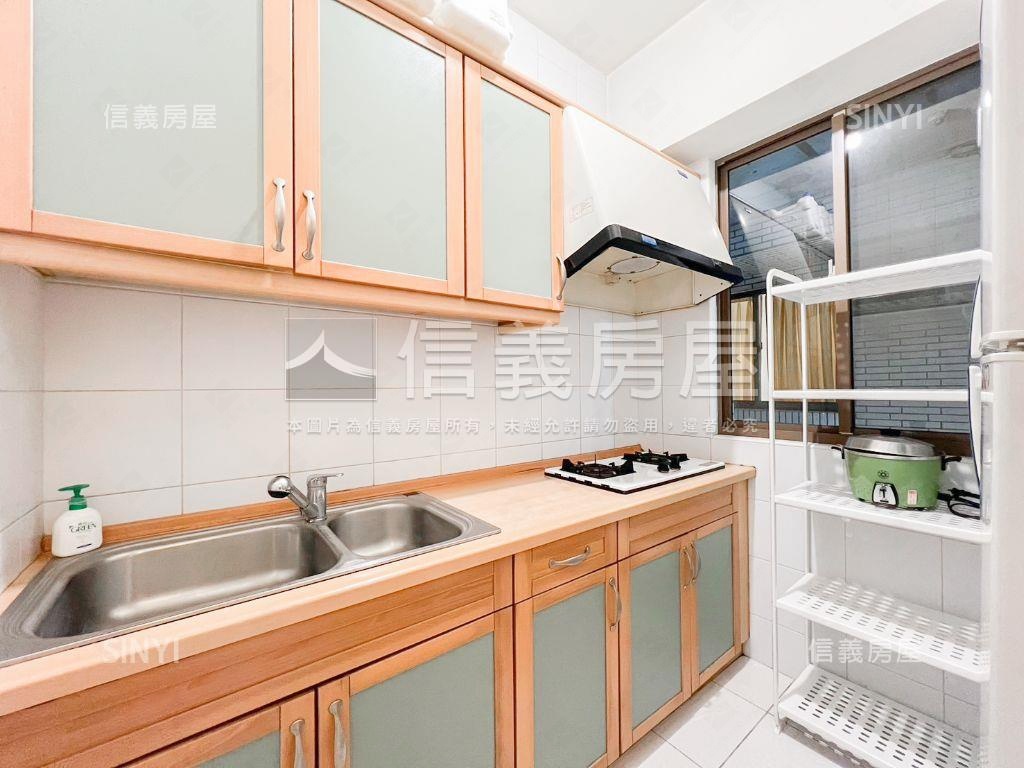 降價！公園皇家三房露臺戶房屋室內格局與周邊環境