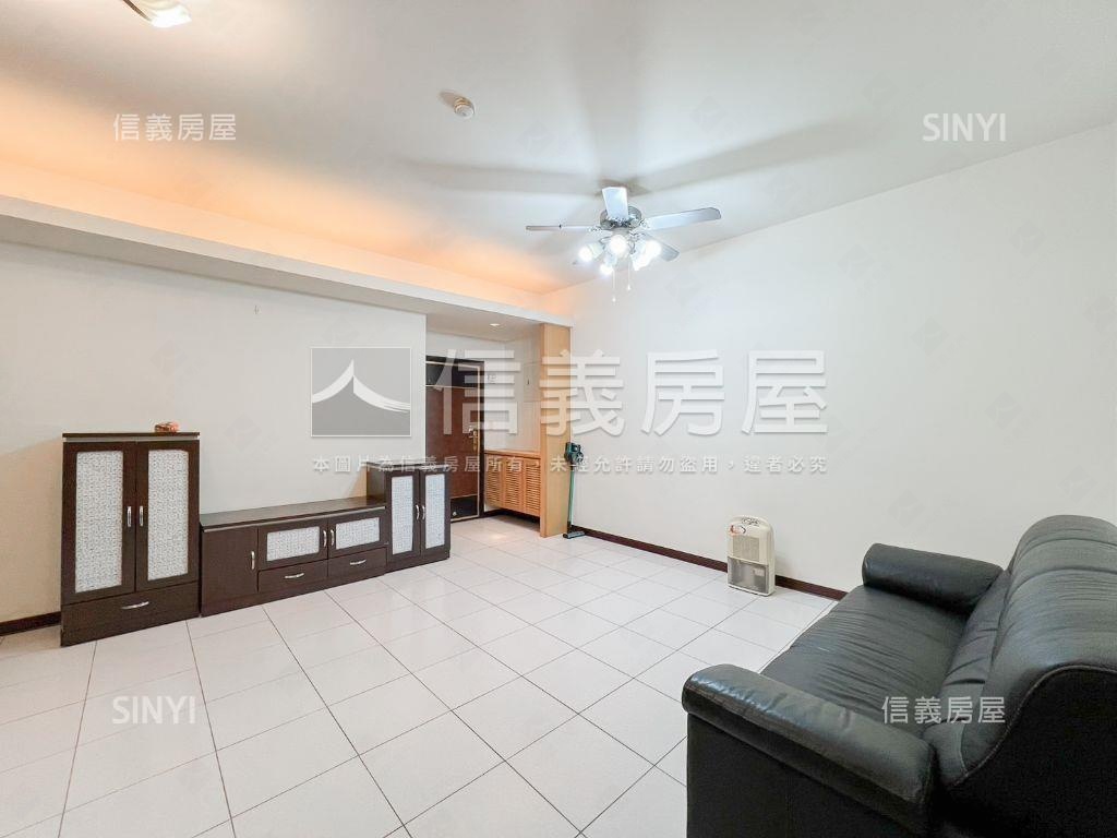 降價！公園皇家三房露臺戶房屋室內格局與周邊環境