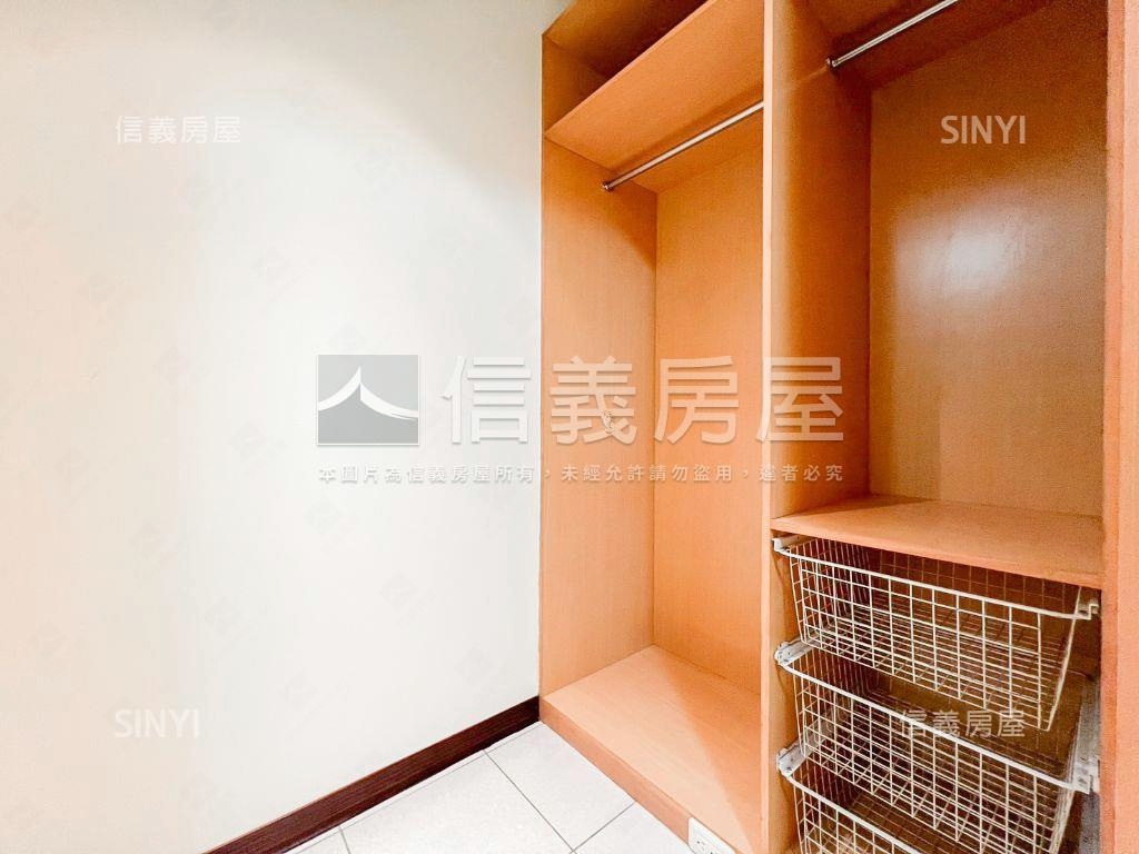 降價！公園皇家三房露臺戶房屋室內格局與周邊環境