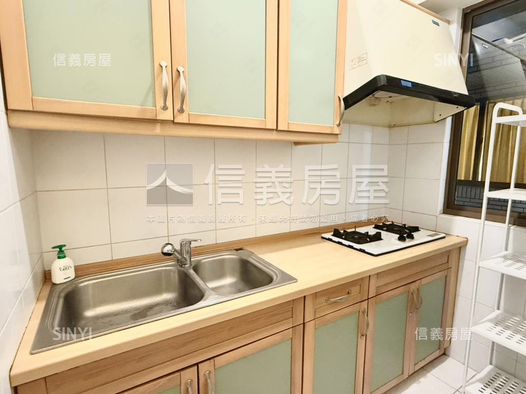 降價！公園皇家三房露臺戶房屋室內格局與周邊環境