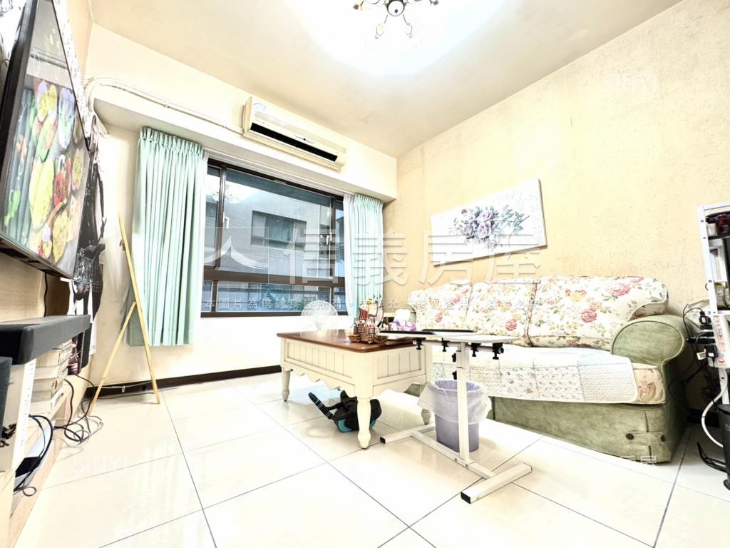 美麗歐洲小資兩房平面車位房屋室內格局與周邊環境