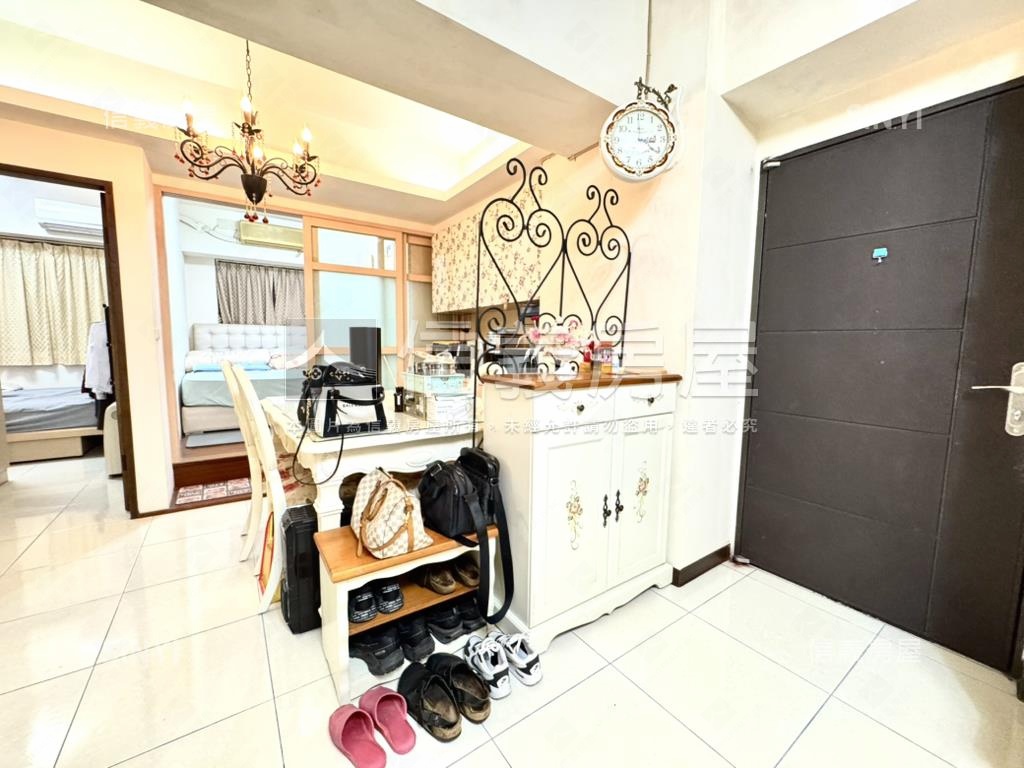 美麗歐洲小資兩房平面車位房屋室內格局與周邊環境