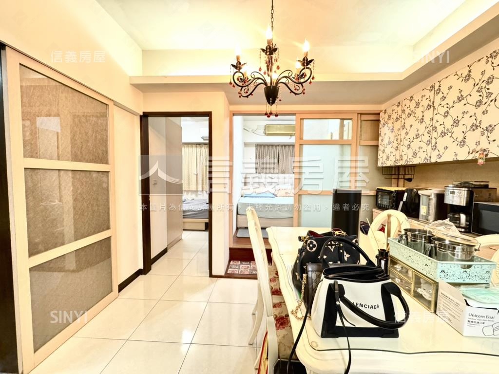 美麗歐洲小資兩房平面車位房屋室內格局與周邊環境