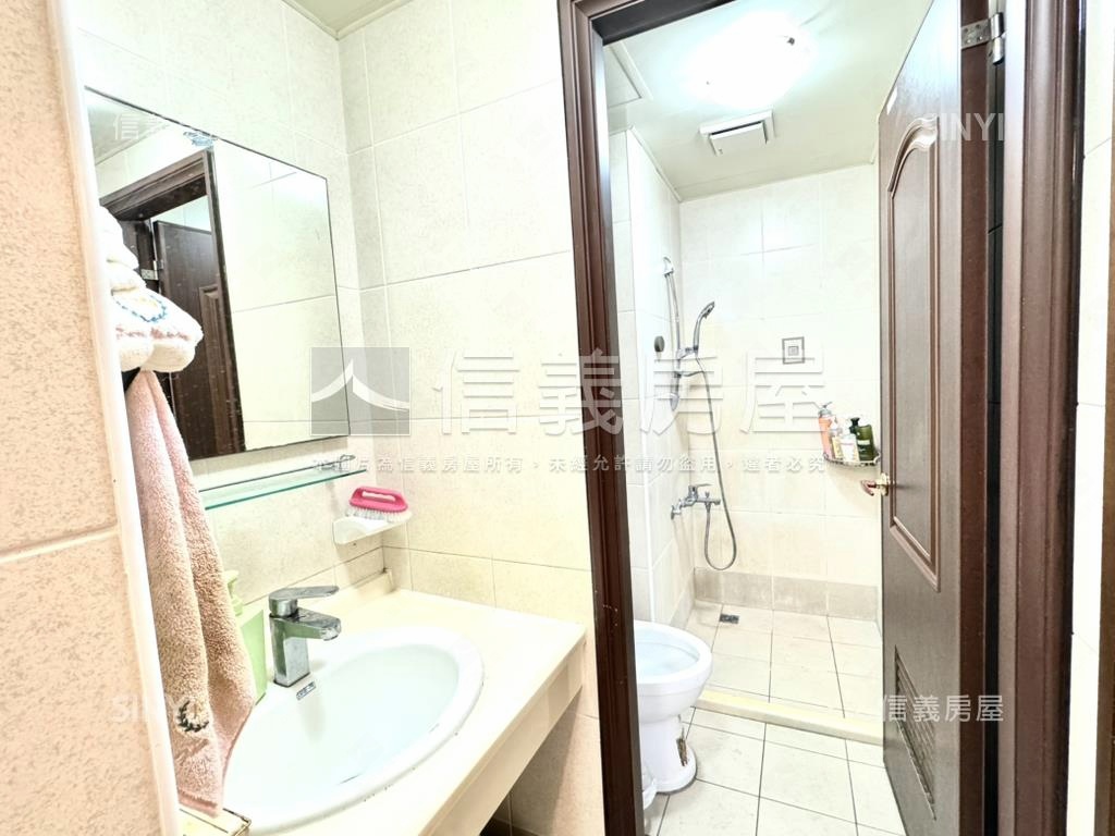 美麗歐洲小資兩房平面車位房屋室內格局與周邊環境