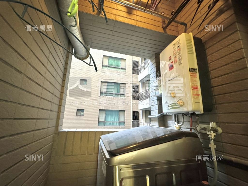 美麗歐洲小資兩房平面車位房屋室內格局與周邊環境