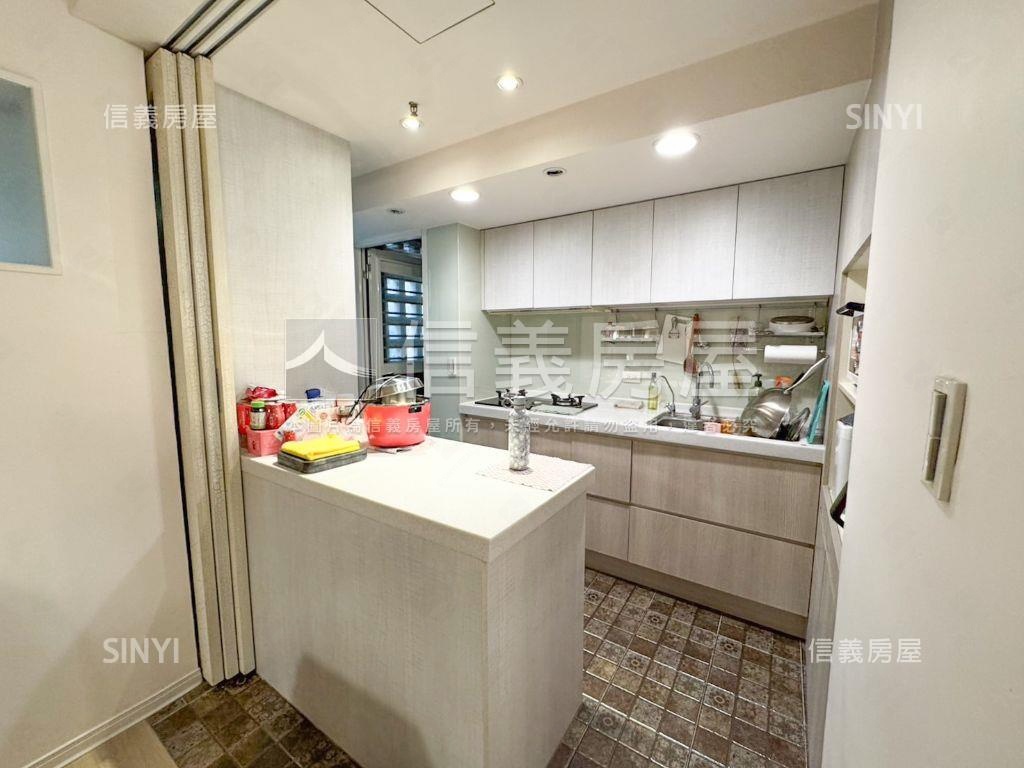 琉森湖精緻三房房屋室內格局與周邊環境
