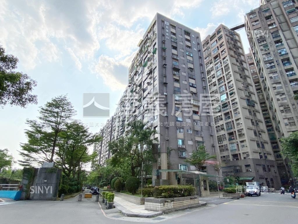 建成電梯漂亮三房房屋室內格局與周邊環境