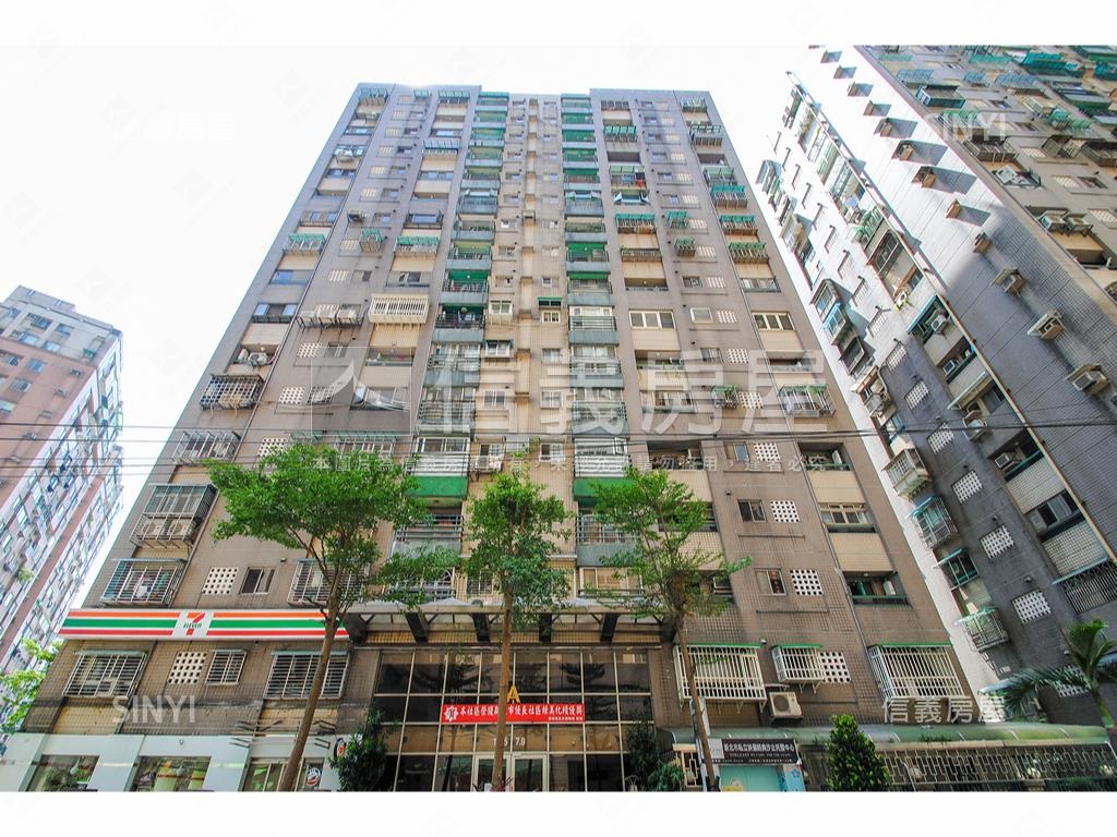 建成電梯漂亮三房房屋室內格局與周邊環境