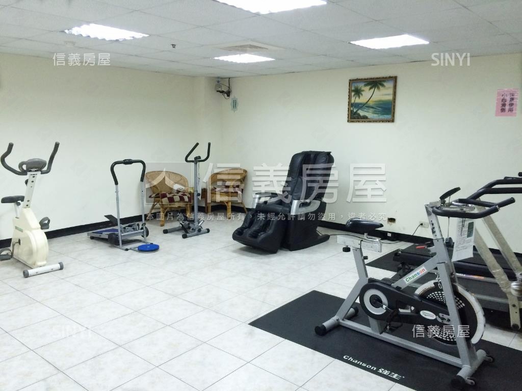 建成電梯漂亮三房房屋室內格局與周邊環境