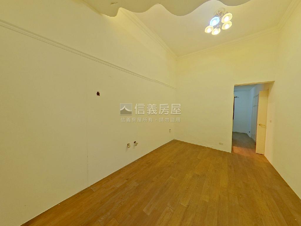 安民街頂加公寓＋車位房屋室內格局與周邊環境
