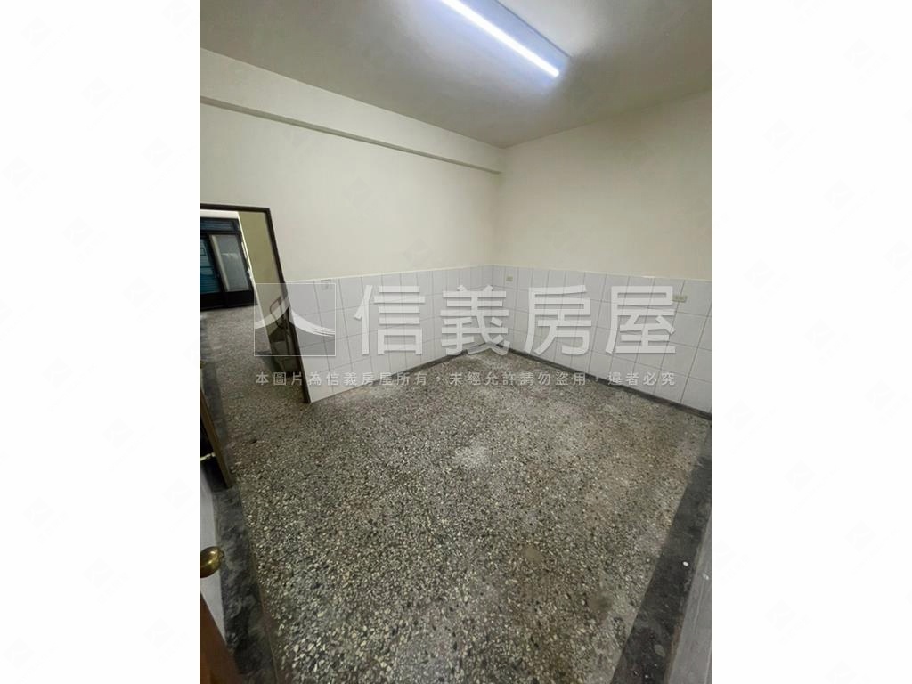 泰和邊間大地坪透天房屋室內格局與周邊環境