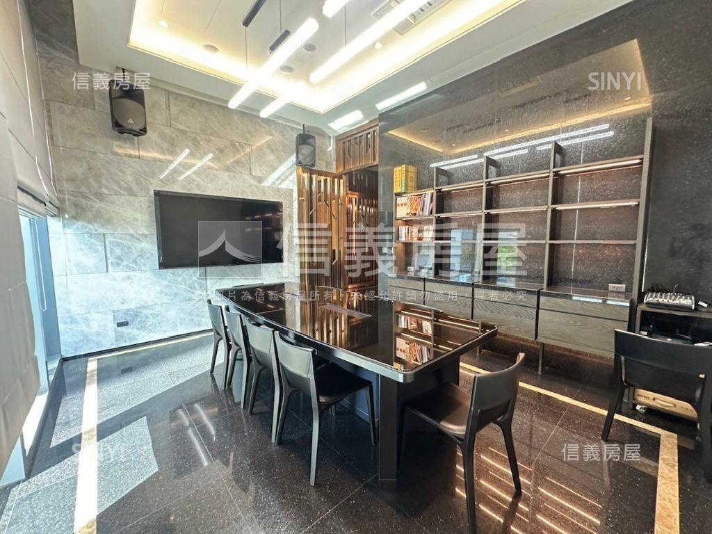 星鑽高樓朝南看仁愛路樹海房屋室內格局與周邊環境