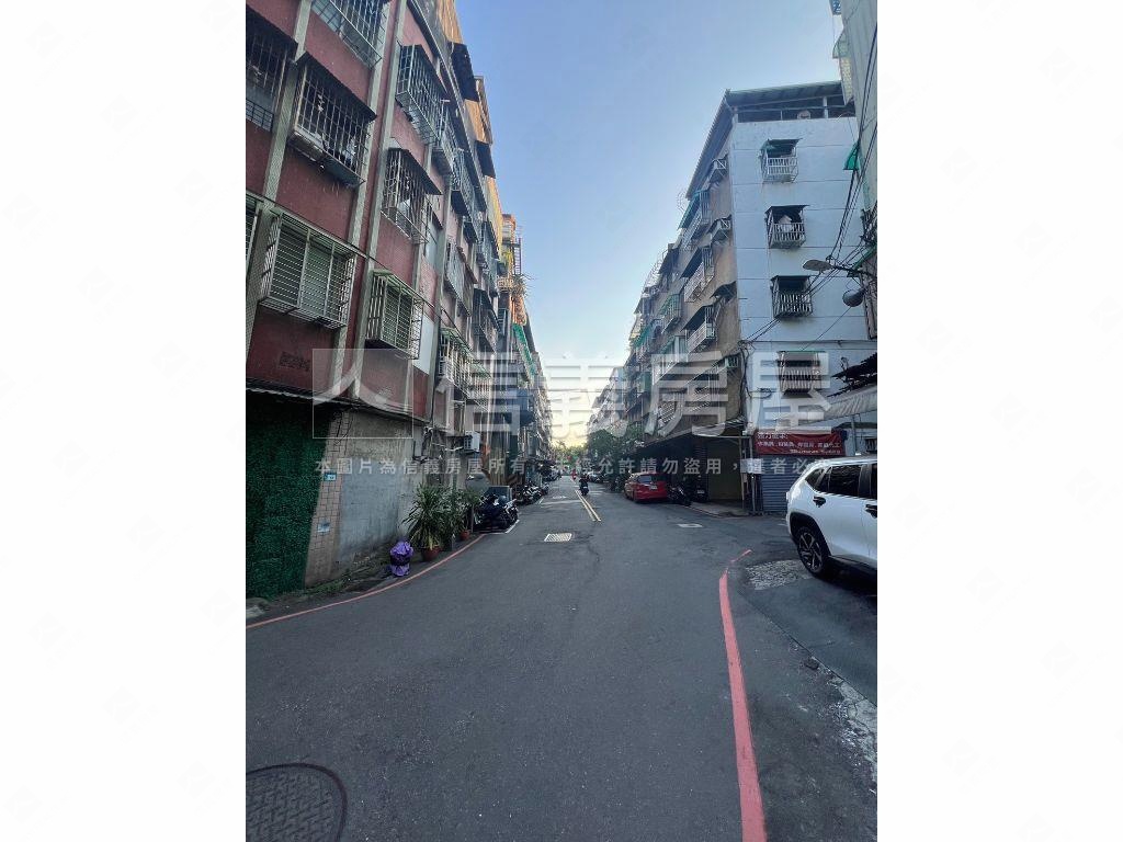 近捷運裕生路公寓三樓三房房屋室內格局與周邊環境