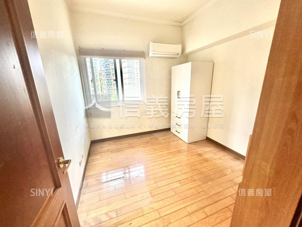 醉夢溪畔水鋼琴綠景美三房房屋室內格局與周邊環境