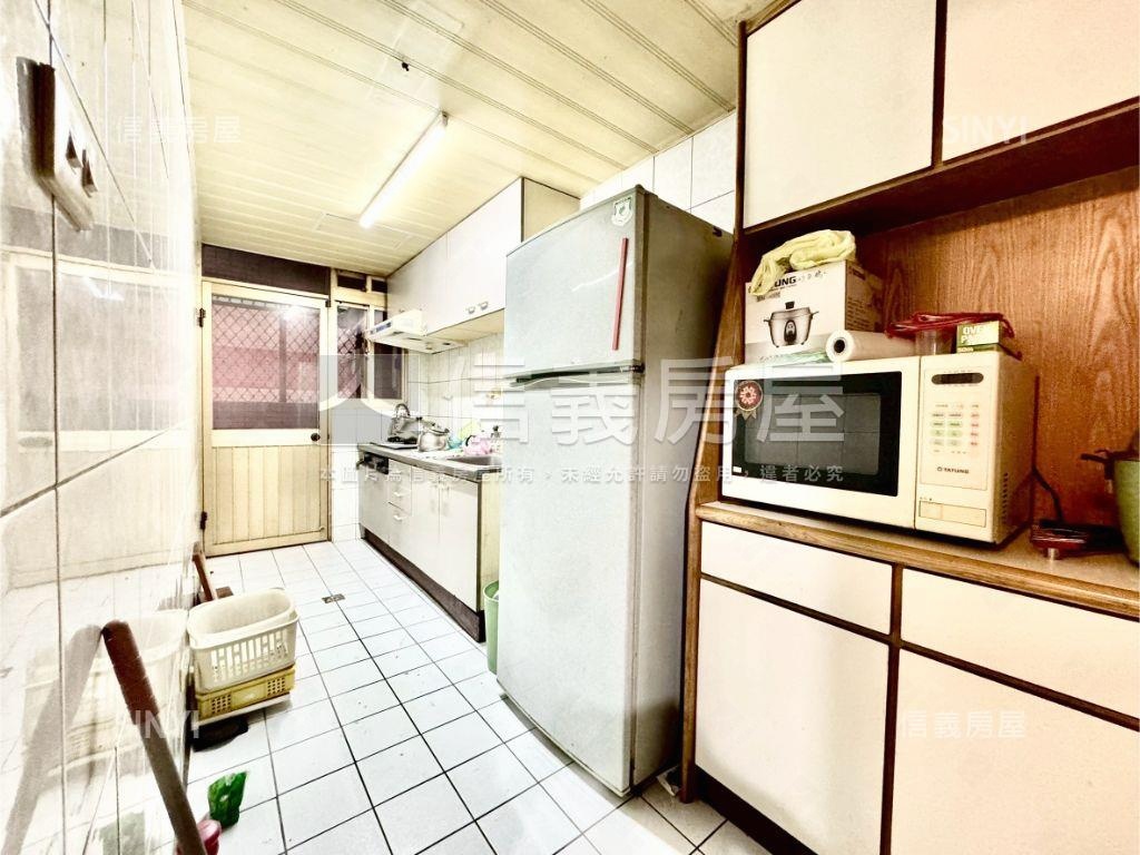 萬有公園邊間森活宅房屋室內格局與周邊環境