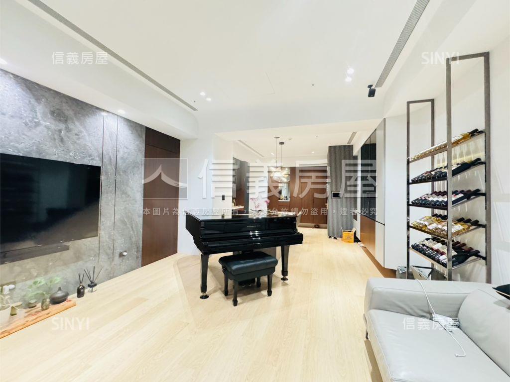 群光之星高品裝潢４房車位房屋室內格局與周邊環境