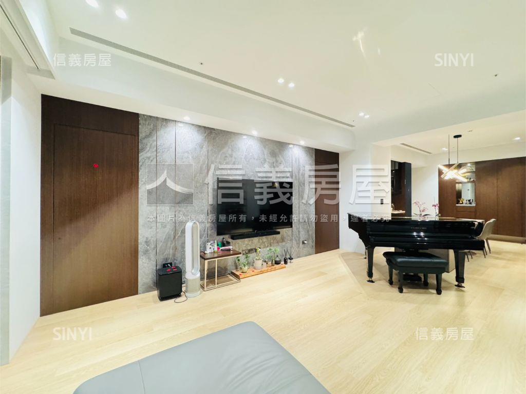 群光之星高品裝潢４房車位房屋室內格局與周邊環境