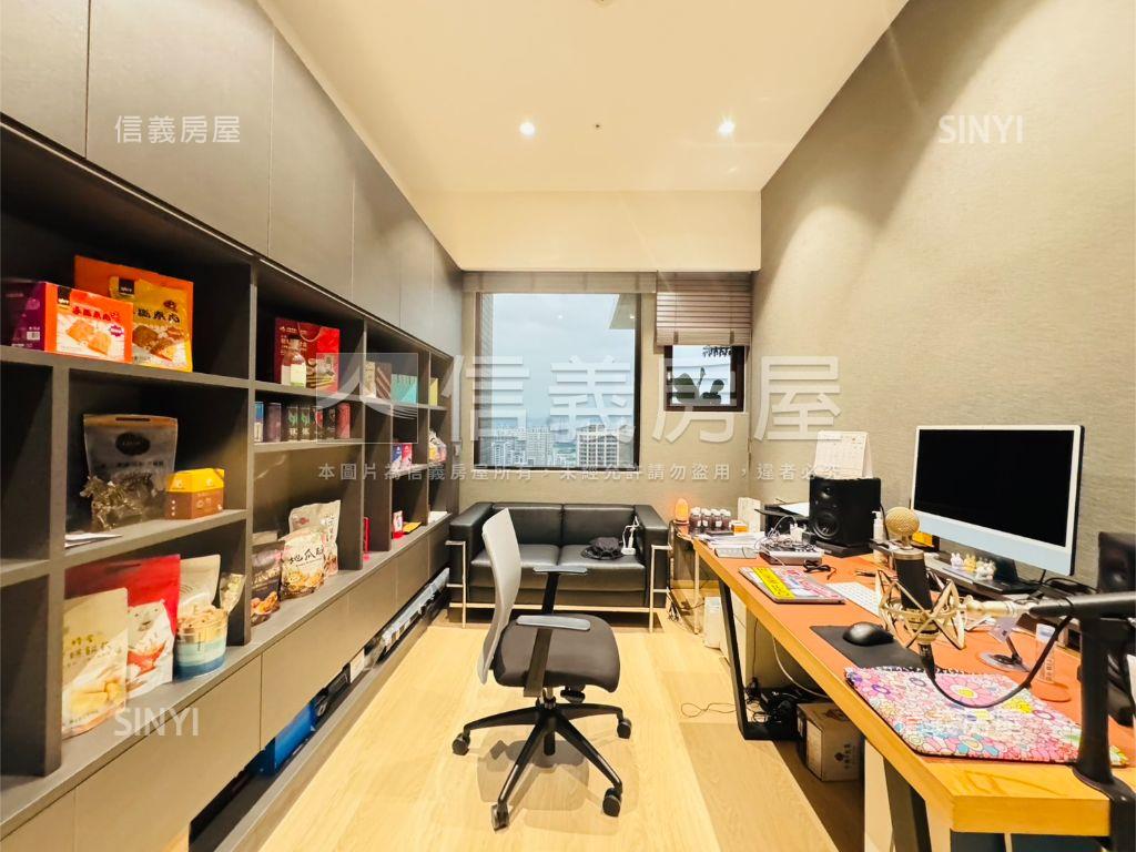 群光之星高品裝潢４房車位房屋室內格局與周邊環境