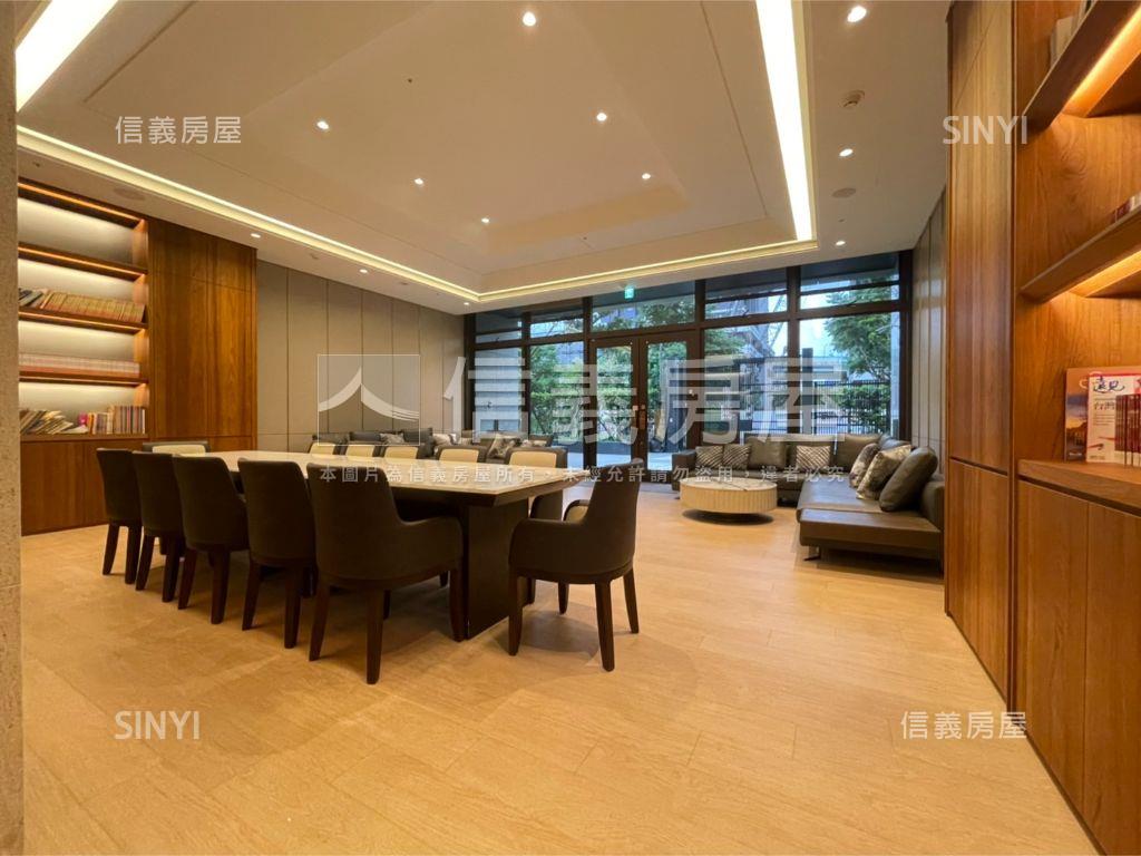 群光之星高品裝潢４房車位房屋室內格局與周邊環境