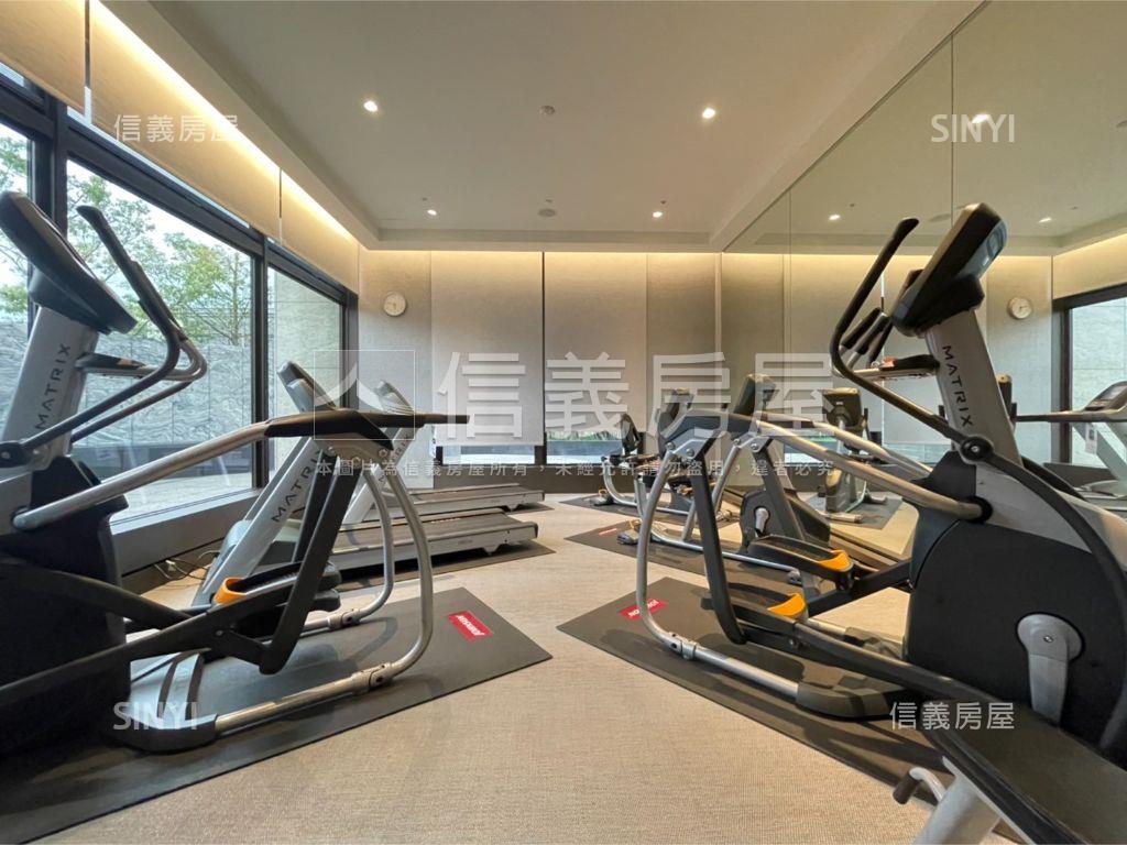 群光之星高品裝潢４房車位房屋室內格局與周邊環境