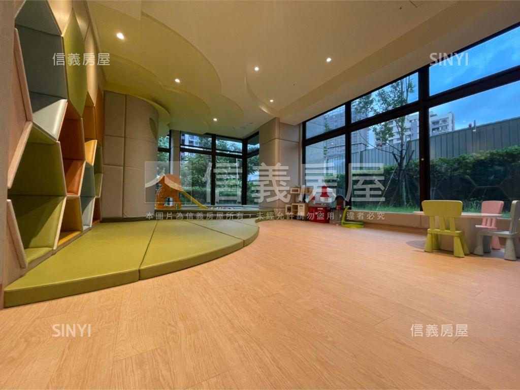 群光之星高品裝潢４房車位房屋室內格局與周邊環境