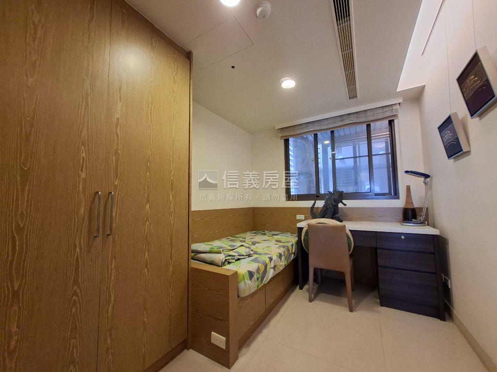 當代美術優質四房平車房屋室內格局與周邊環境