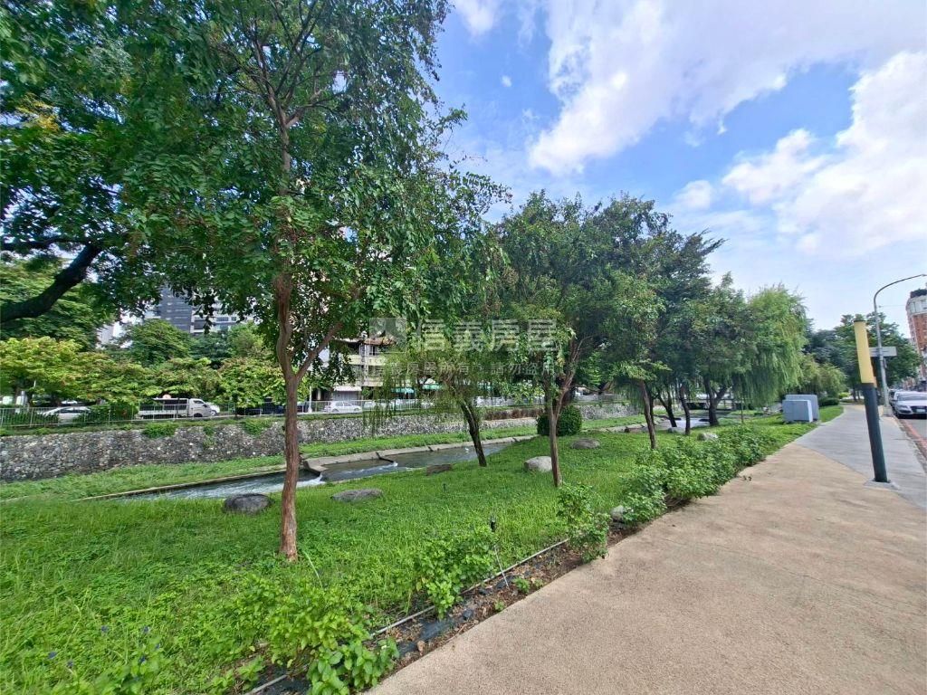 當代美術優質四房平車房屋室內格局與周邊環境