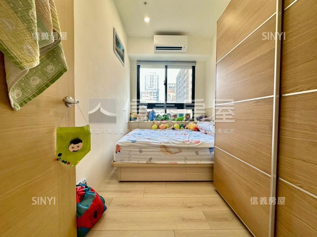 榮馥大院邊間電梯兩房房屋室內格局與周邊環境