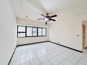 藝文特區寶佳名門４房車位