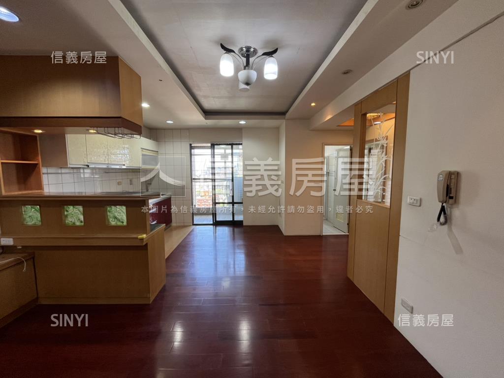 賴厝學區獅子城三房附車位房屋室內格局與周邊環境