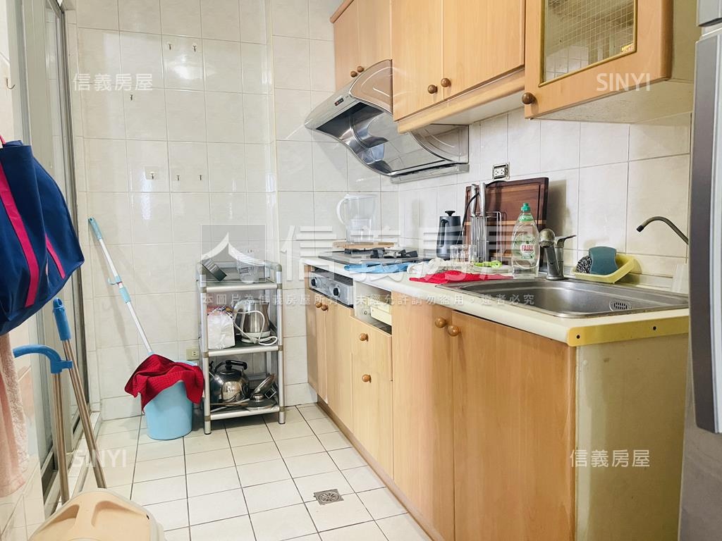 力霸劍橋區大三房大車位房屋室內格局與周邊環境