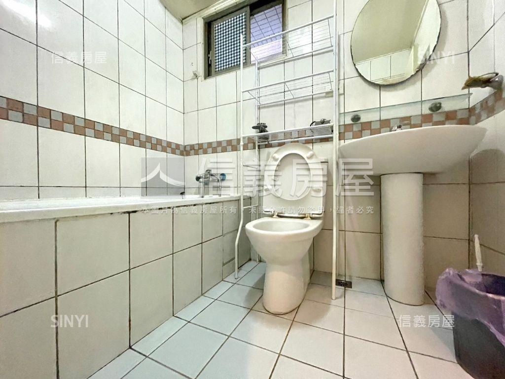 震後花園小豪宅四房平車房屋室內格局與周邊環境