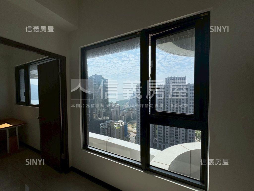 岳泰峰碩２２樓山水畫房屋室內格局與周邊環境
